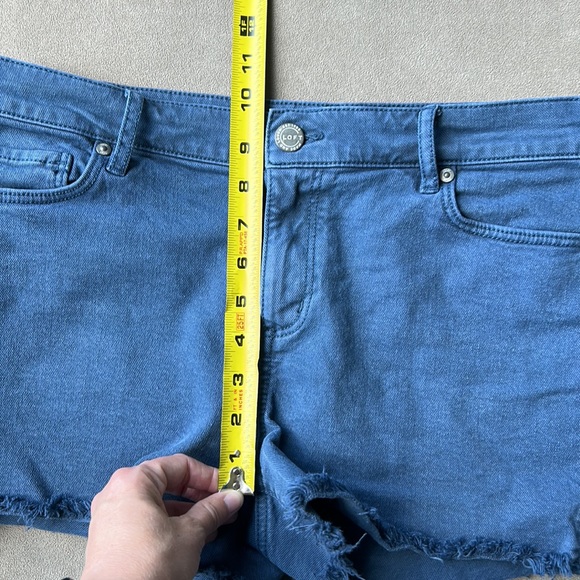 Loft raw hem colored denim shorts size 8/29 B18 - Picture 7 of 10